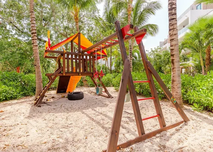 Maxim E 305 Playa del Carmen